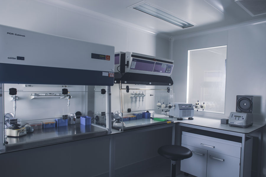 Guided tour of the E-BIOM laboratory dedicated to environmental biological analyses